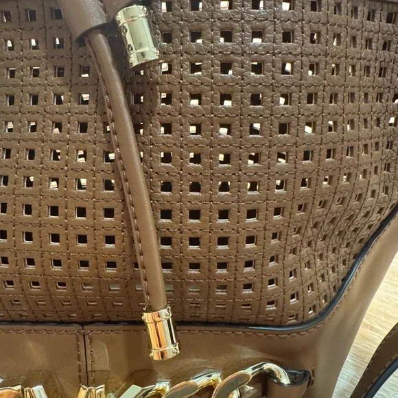 MICHAEL KORS Devon Medium Perforated Leather Bucket Bag Brown - Picture 4 of 10